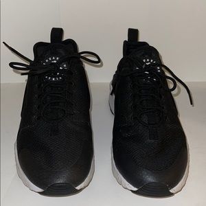 Women’s Nike Air Huaraches